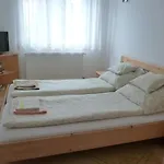 Keresztmama Haza *
