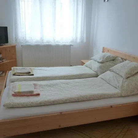 Keresztmama Háza *