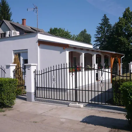 Keresztmama Háza Appartamento Hajdúszoboszló