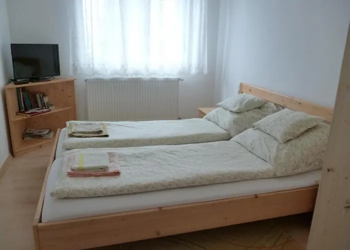 Keresztmama Haza *